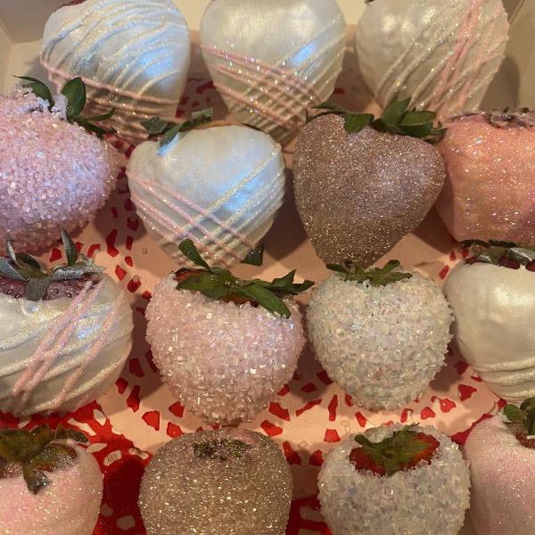 White, Pink & Rose Gold Chocolate Covered Strawberries 